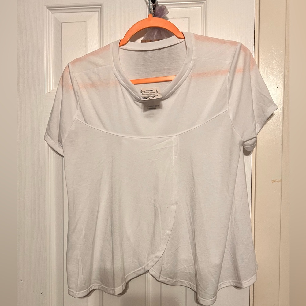 White tee shirt
